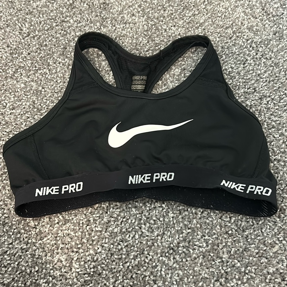 Girls Nike pro sports bra